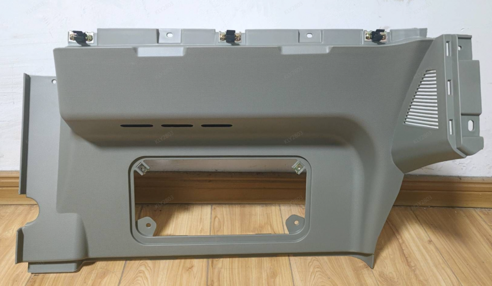 中國重汽豪沃NJ工作臺(tái)配件WG1771160083/WG1771160083工作臺(tái)下護(hù)板