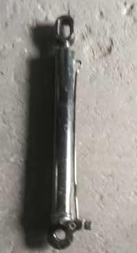 87050060046駕駛室舉升缸