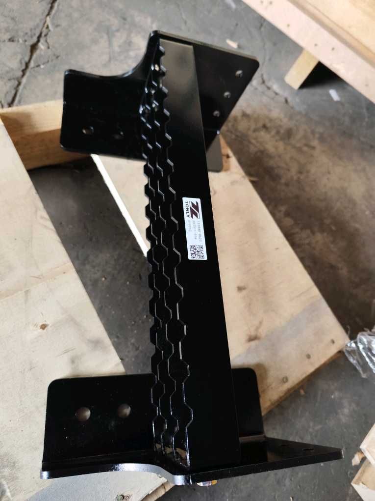 13584010622保險(xiǎn)杠踏步總成