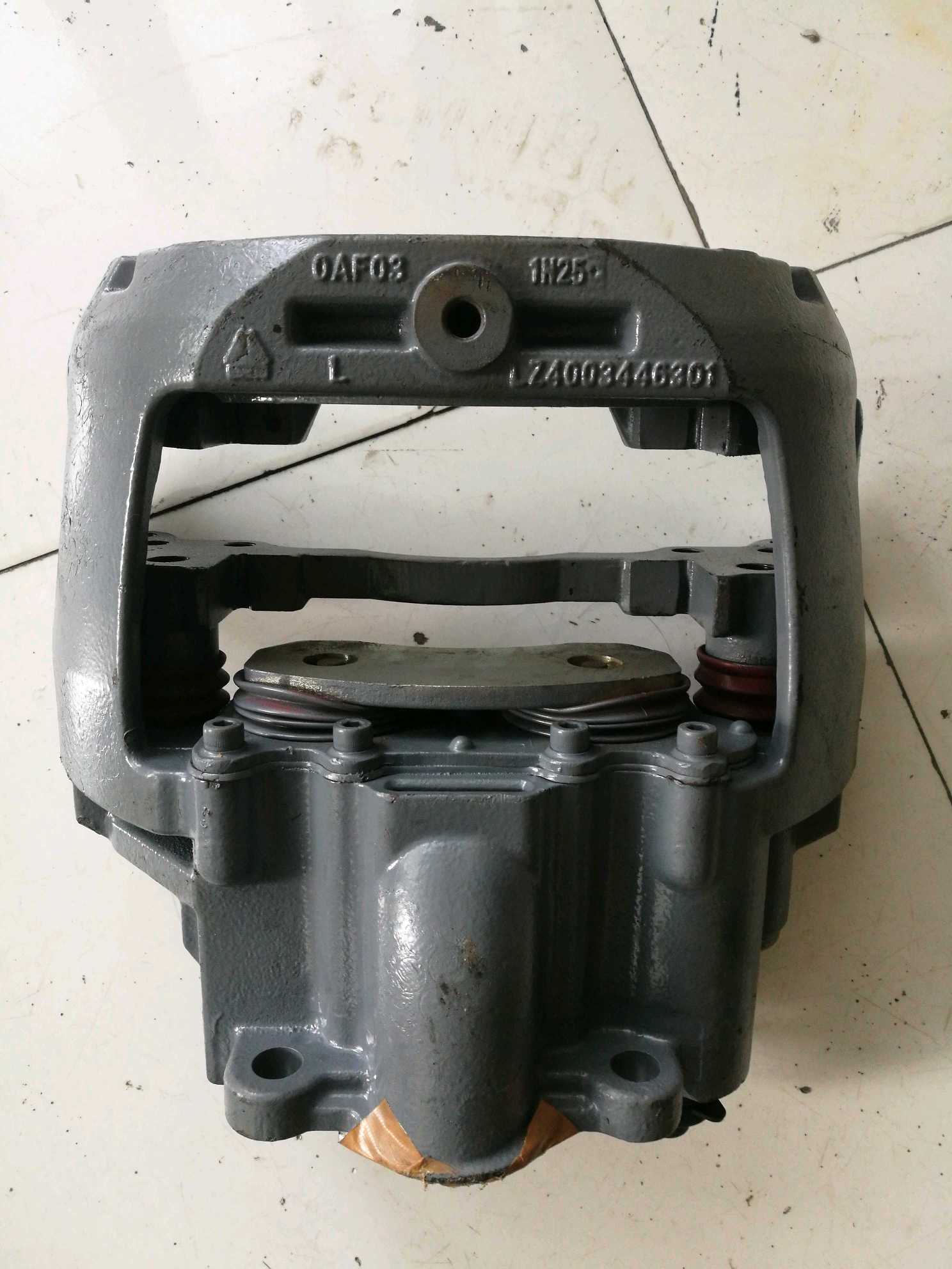 豪沃輕卡前制動器盤式制動器LZ4003446301